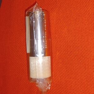 bareMinerals Gold Beautiful Finish Brush